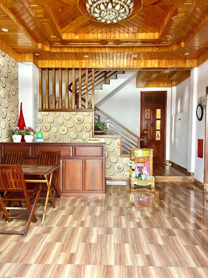 Nam Đà Lạt